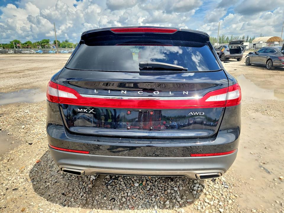 Foto 6 de la subasta – 2016 LINCOLN MKX con VIN 2LMTJ8JR1GBL20653