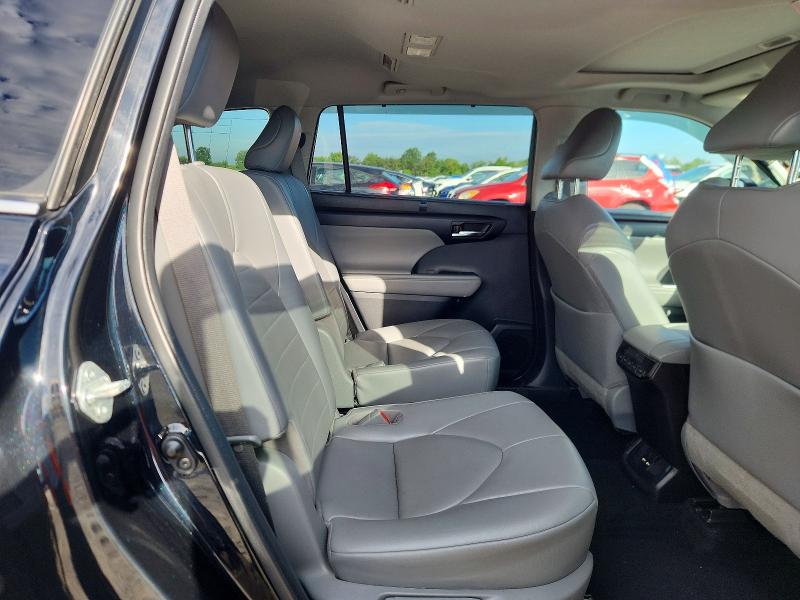 Photo 11 from auction – 2021 TOYOTA HIGHLANDER with VIN 5TDHBRCH6MS521648