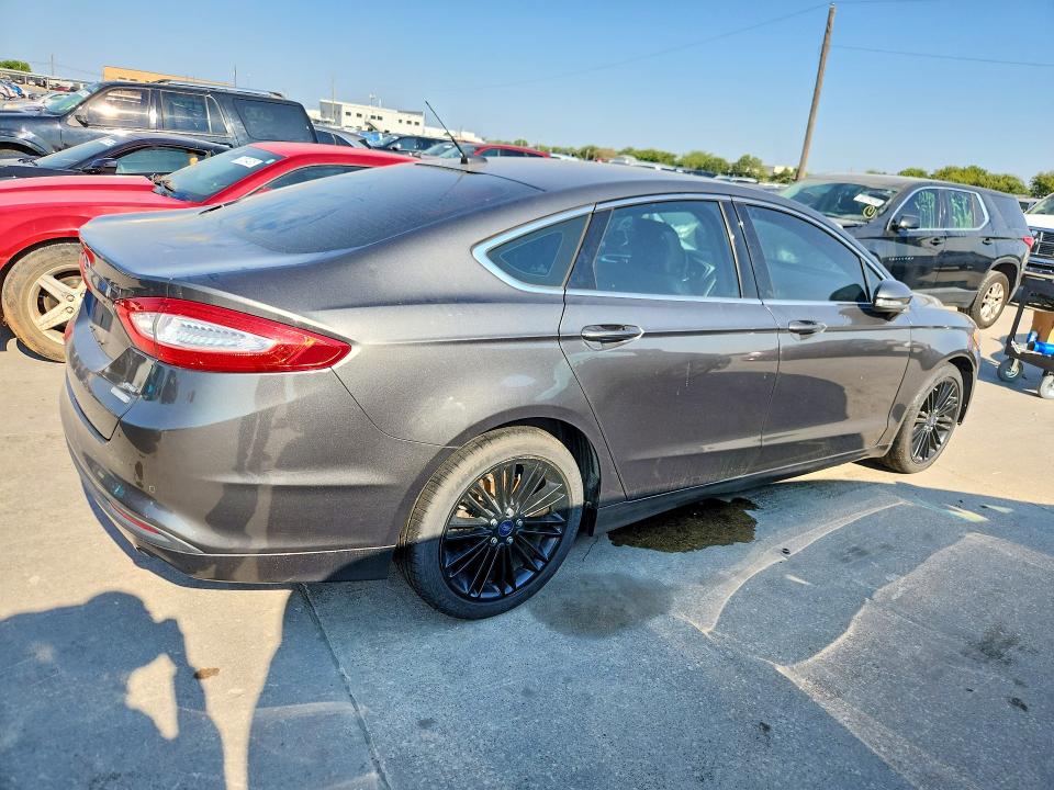 Photo 3 from auction – 2016 FORD FUSION with VIN 3FA6P0HD0GR302742