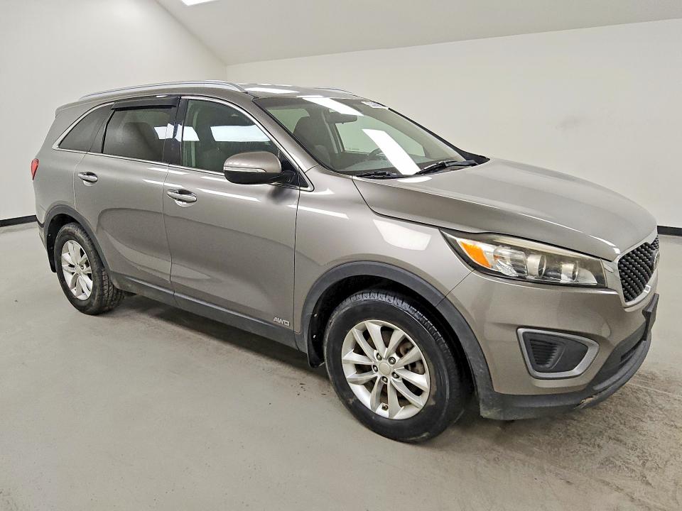 Photo 4 from auction – 2016 KIA SORENTO with VIN 5XYPGDA39GG053844