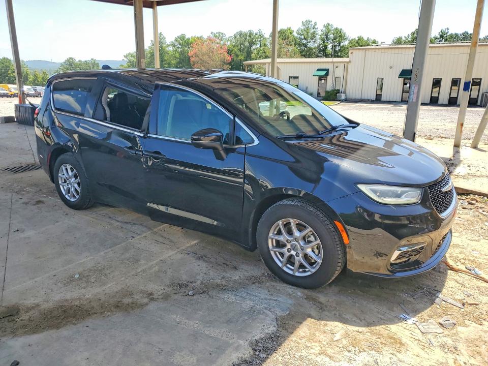 Photo 4 from auction – 2023 CHRYSLER PACIFICA with VIN 2C4RC1BGXPR502528