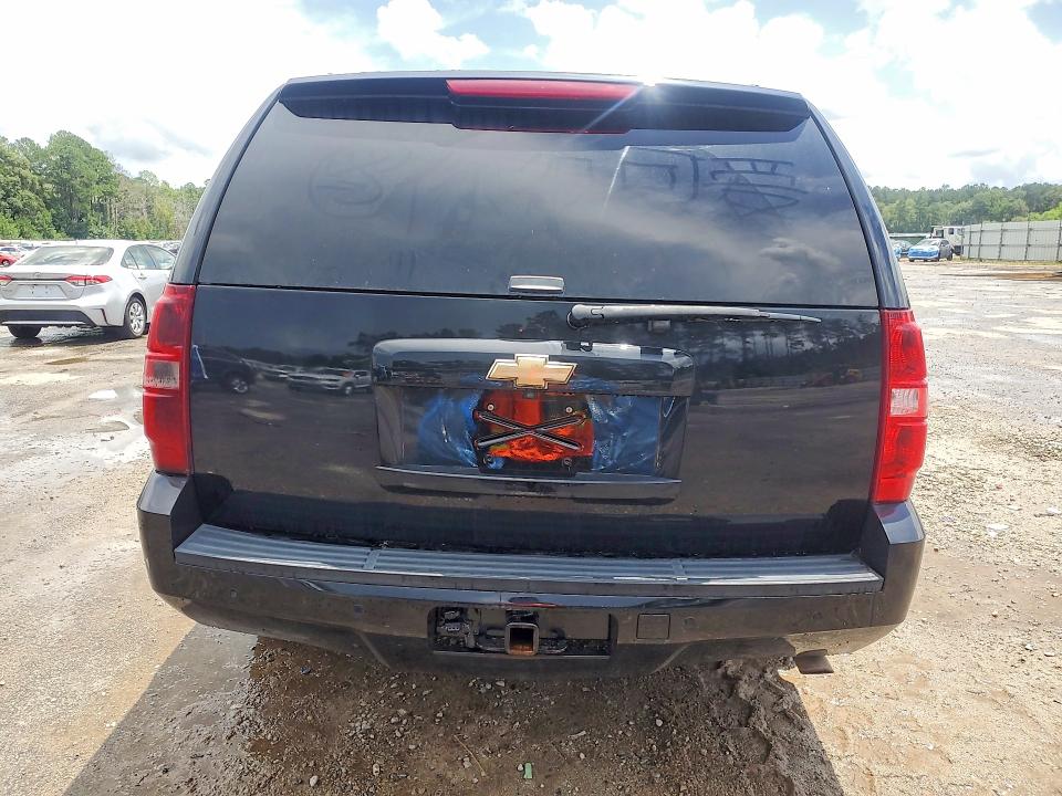 Photo 6 from auction – 2008 CHEVROLET SUBURBAN with VIN 1GNFK16Y48R211367