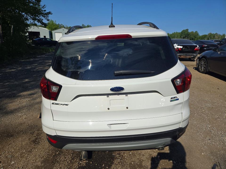 Photo 6 from auction – 2019 FORD ESCAPE with VIN 1FMCU9HD9KUC39129