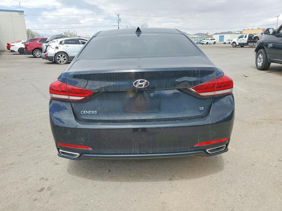 Photo 6 from auction – 2016 HYUNDAI GENESIS with VIN KMHGN4JE1GU128232