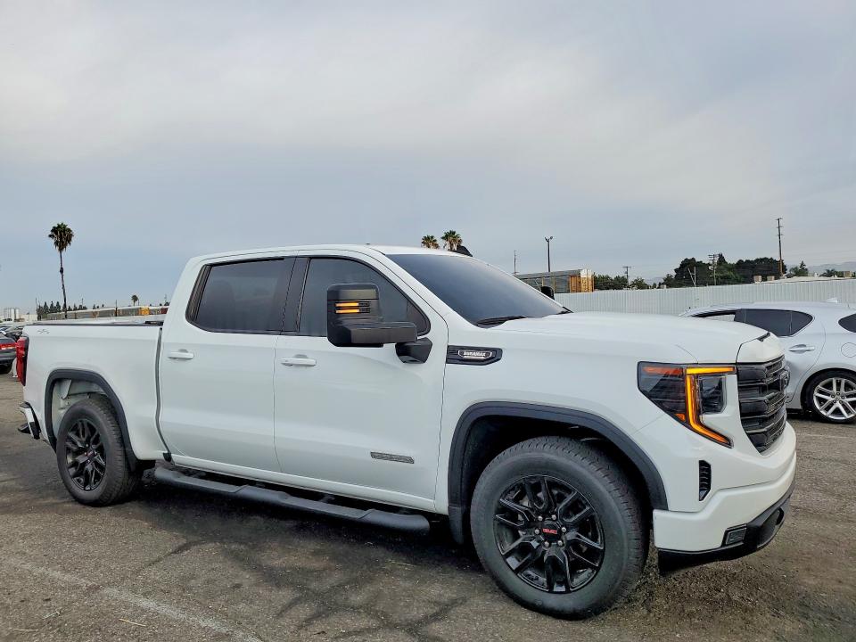 Zdjęcie 4 z aukcji – 2024 GMC SIERRA z VIN 1GTUUCE8XRZ197824