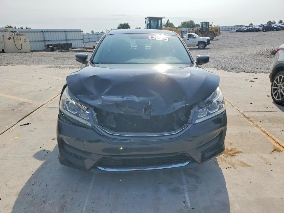 Photo 5 from auction – 2016 HONDA ACCORD with VIN 1HGCR2F32GA018702