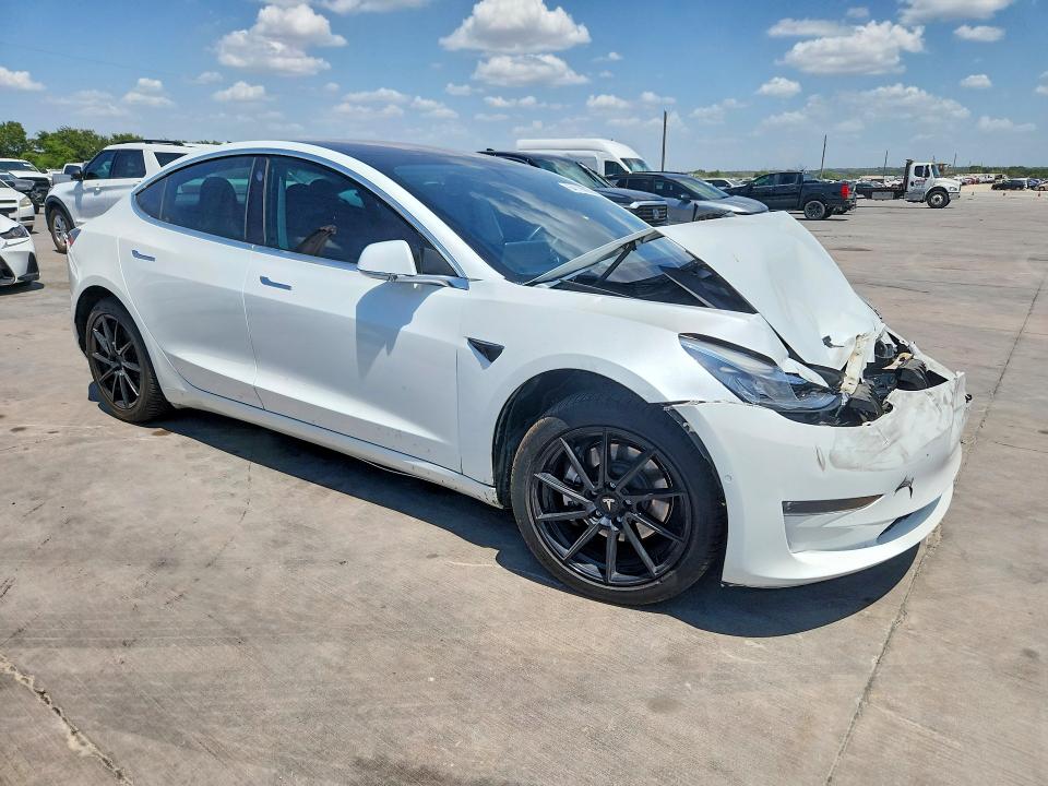 Photo 4 from auction – 2018 TESLA MDL Y 4D STD with VIN 5YJ3E1EA5JF040096