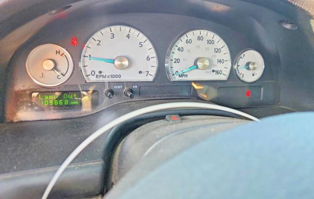 Photo 9 from auction – 2005 FORD THUNDERBIRD with VIN 1FAHP60A25Y103185