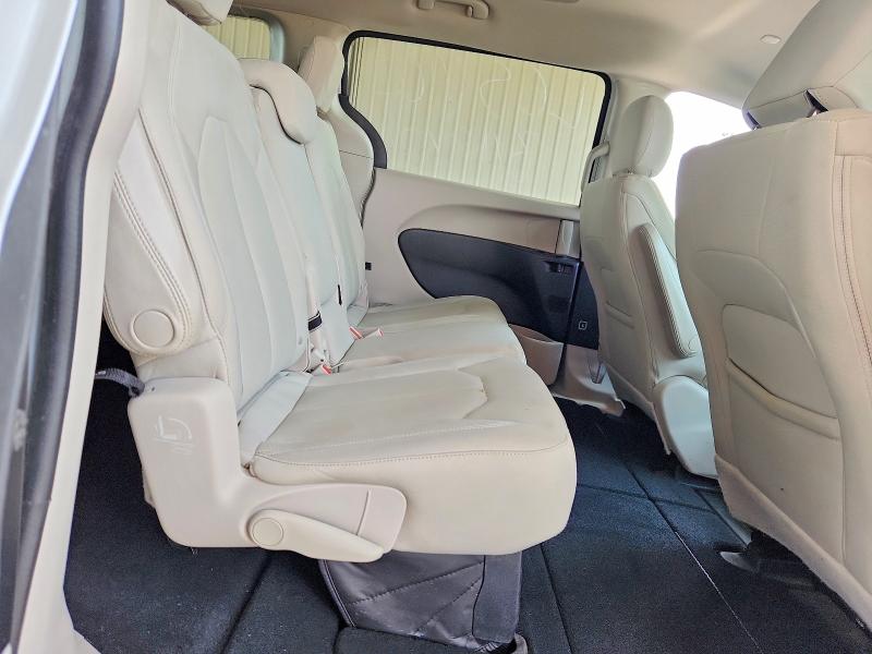 Photo 11 from auction – 2017 CHRYSLER PACIFICA with VIN 2C4RC1DG7HR522329