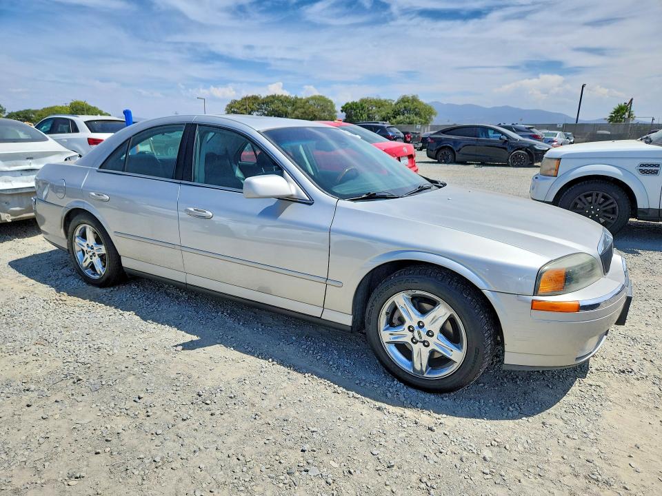 Photo 4 from auction – 2002 LINCOLN LS with VIN 1LNHM87AX2Y711970