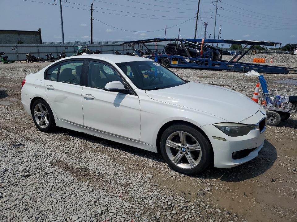 Photo 4 from auction – 2015 BMW 328 with VIN WBA3A5G55FNS83951