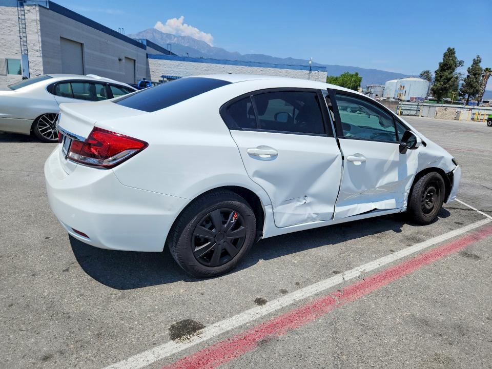 Photo 3 from auction – 2015 HONDA CIVIC with VIN 19XFB2F5XFE226212