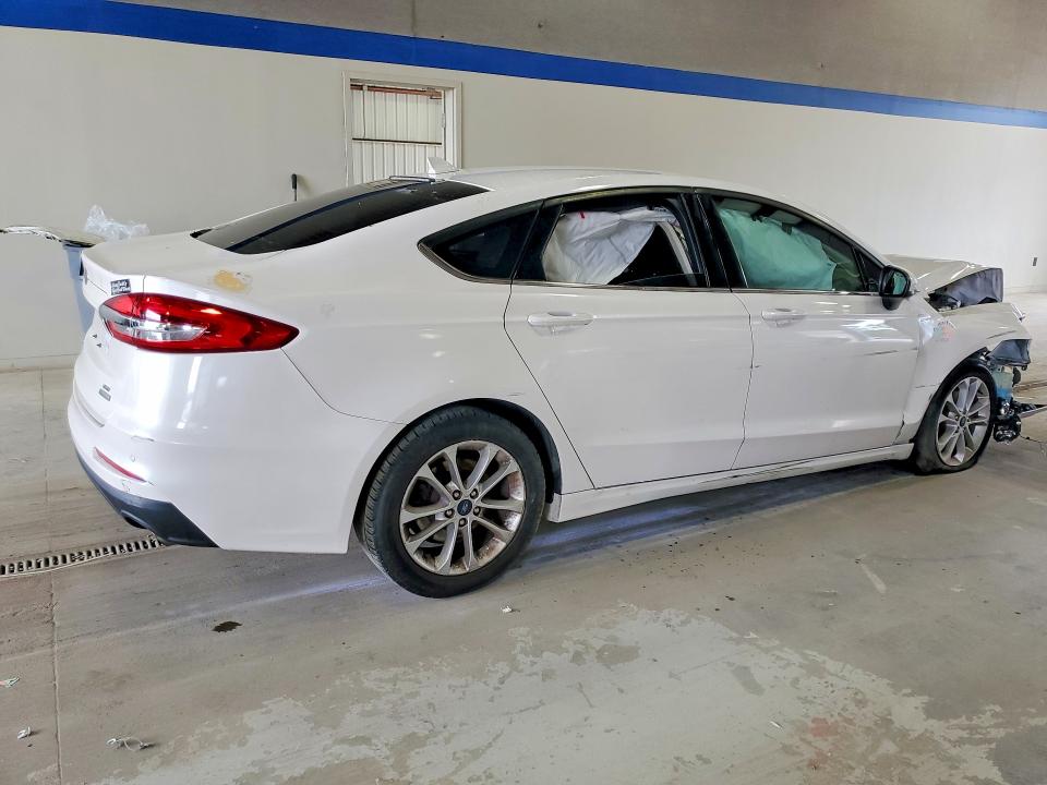 Photo 3 from auction – 2020 FORD FUSION with VIN 3FA6P0HD9LR258136