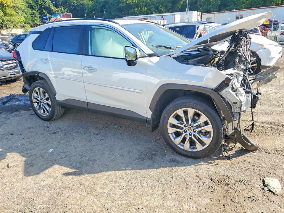 Снимка 4 от търг – 2025 TOYOTA RAV4 с VIN 2T3N1RFV7SW636911