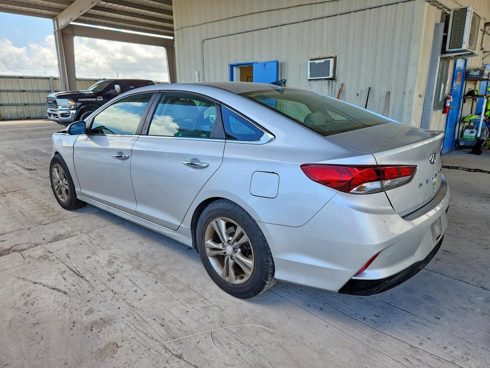 Photo 2 from auction – 2018 HYUNDAI SONATA with VIN 5NPE34AF3JH635192
