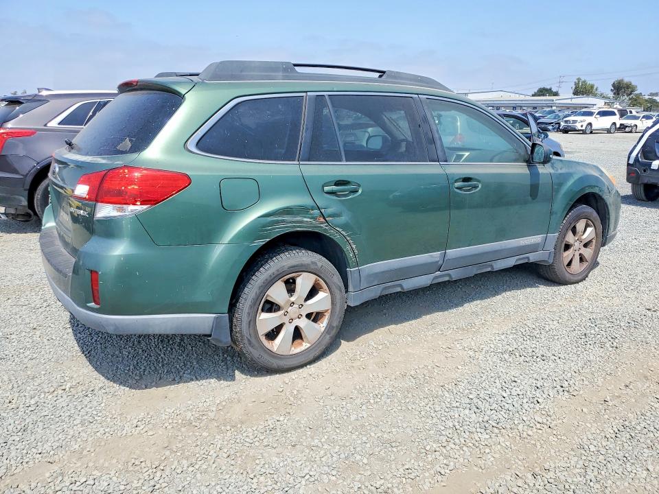 Photo 3 from auction – 2011 SUBARU OUTBACK with VIN 4S4BRCCC8B3370552
