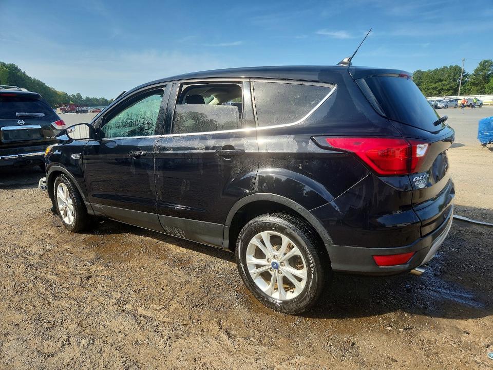 Photo 2 from auction – 2019 FORD ESCAPE with VIN 1FMCU0GD6KUA89218