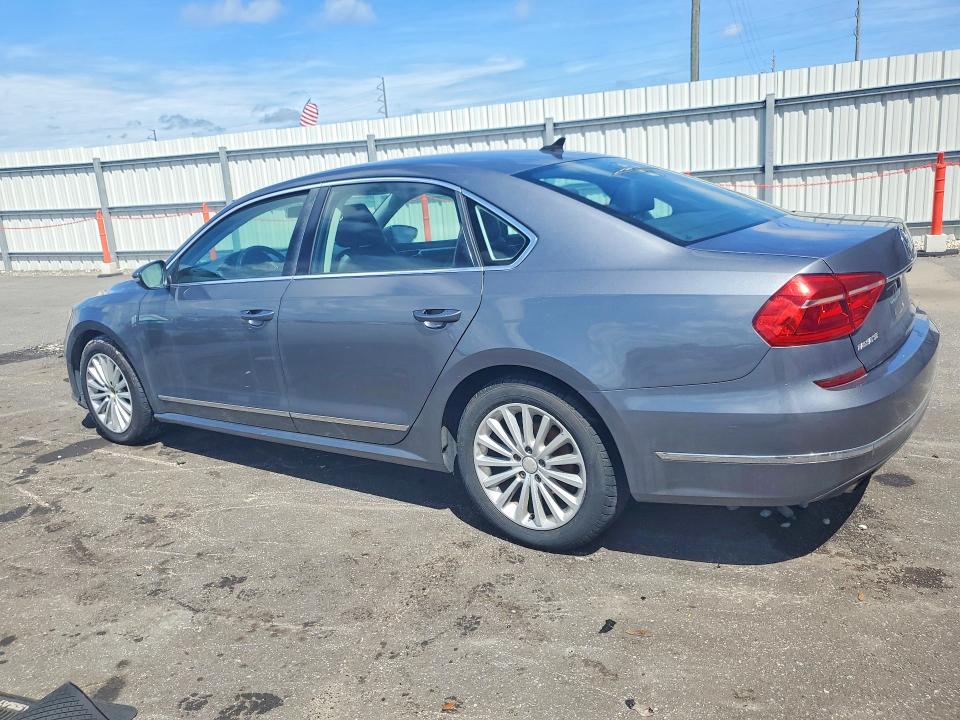 Foto 2 de la subasta – 2016 VOLKSWAGEN PASSAT con VIN 1VWBT7A30GC030526