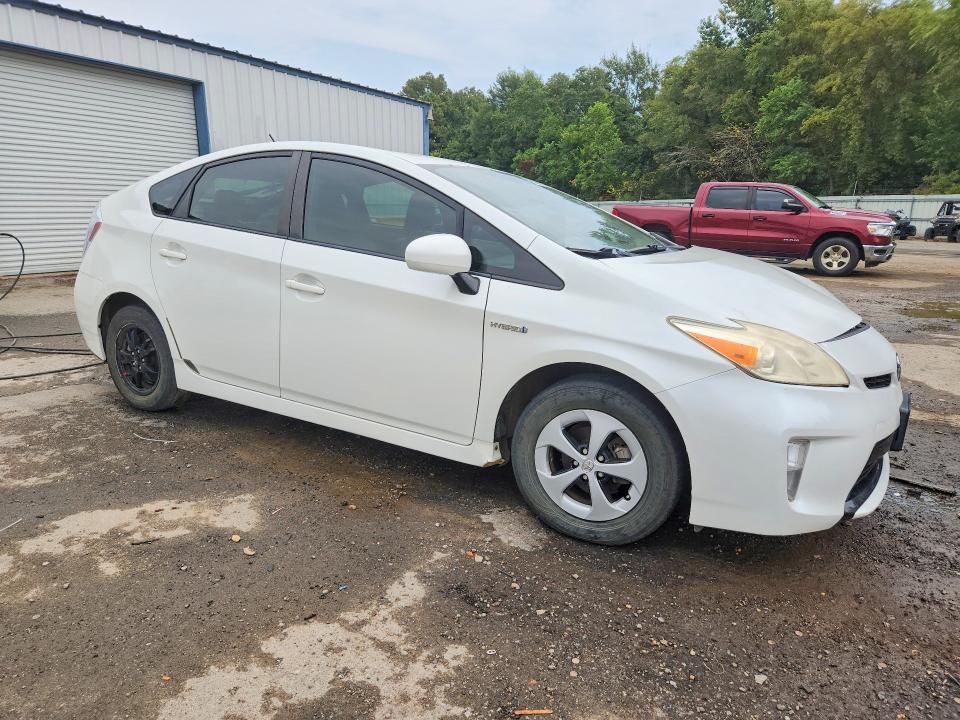 Photo 4 from auction – 2015 TOYOTA PRIUS with VIN JTDKN3DU3F1891901