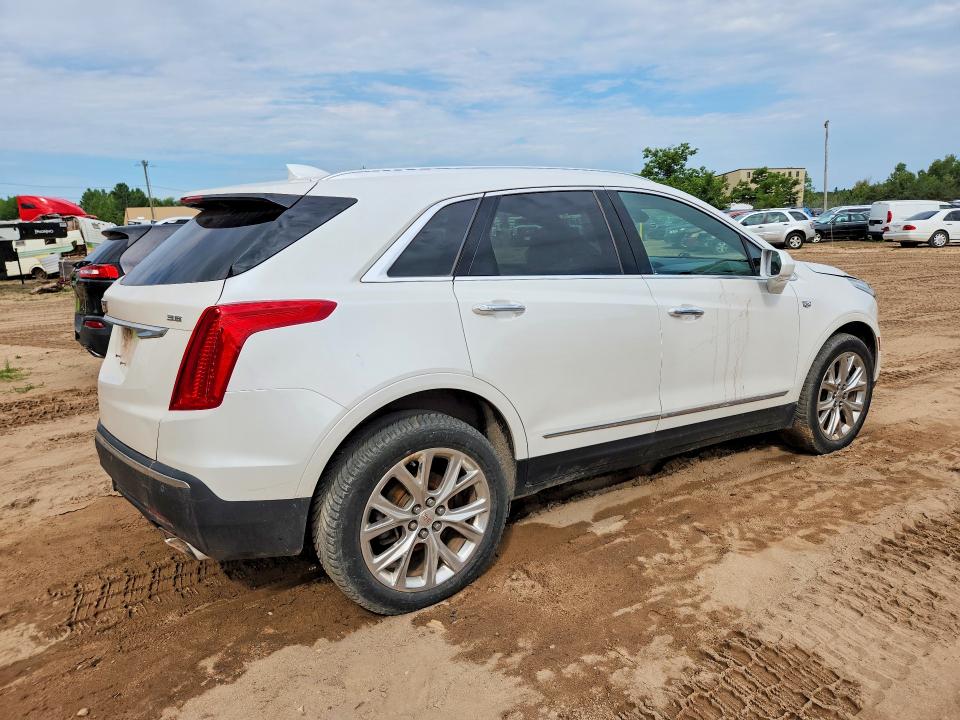 Photo 3 from auction – 2017 CADILLAC XT5 with VIN 1GYKNDRS6HZ218211