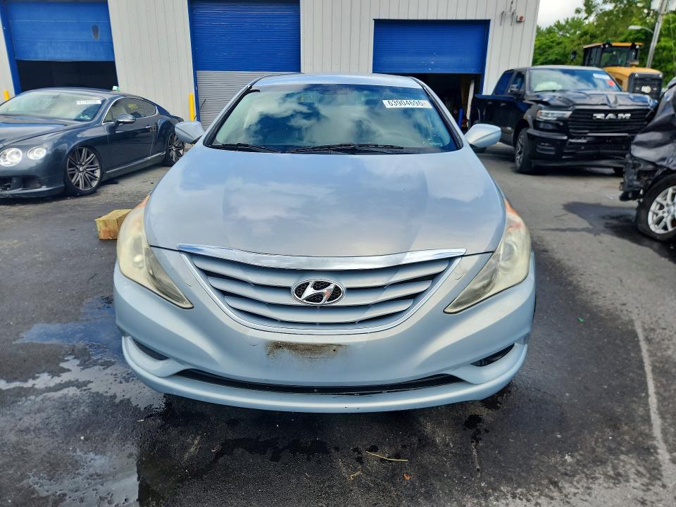 Photo 5 from auction – 2011 HYUNDAI SONATA with VIN 5NPEB4ACXBH211406