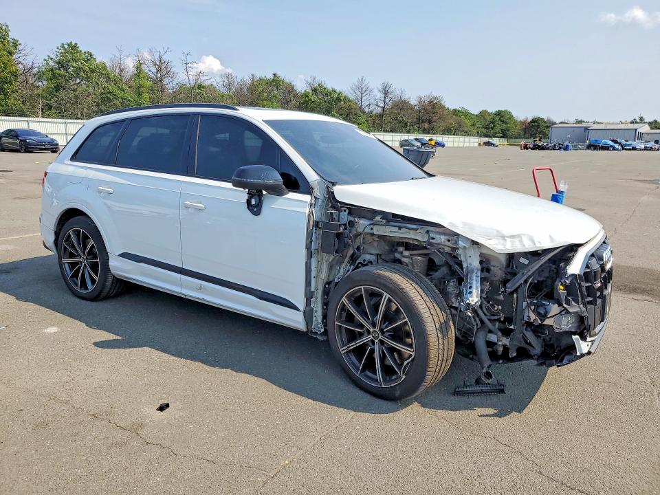 Photo 4 from auction – 2021 AUDI SQ7 with VIN WA1AWBF72MD013506