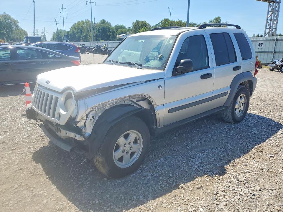 JEEP LIBERTY 2005 с VIN 1J8GL485X5W700215 - Снимка от търг
