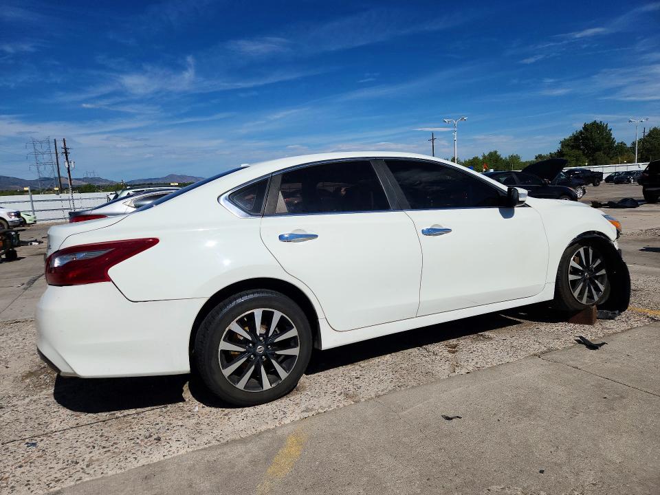 Photo 3 from auction – 2018 NISSAN ALTIMA with VIN 1N4AL3AP3JC174403