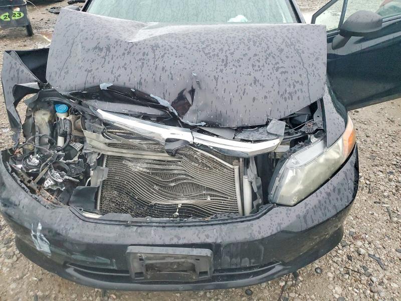 Фото 11 с аукциона – 2012 HONDA CIVIC с VIN 2HGFB2F55CH598557