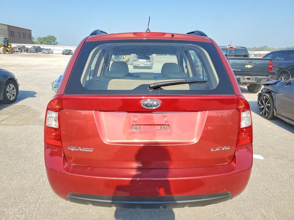 Photo 6 from auction – 2008 KIA RONDO with VIN KNAFG526587144552
