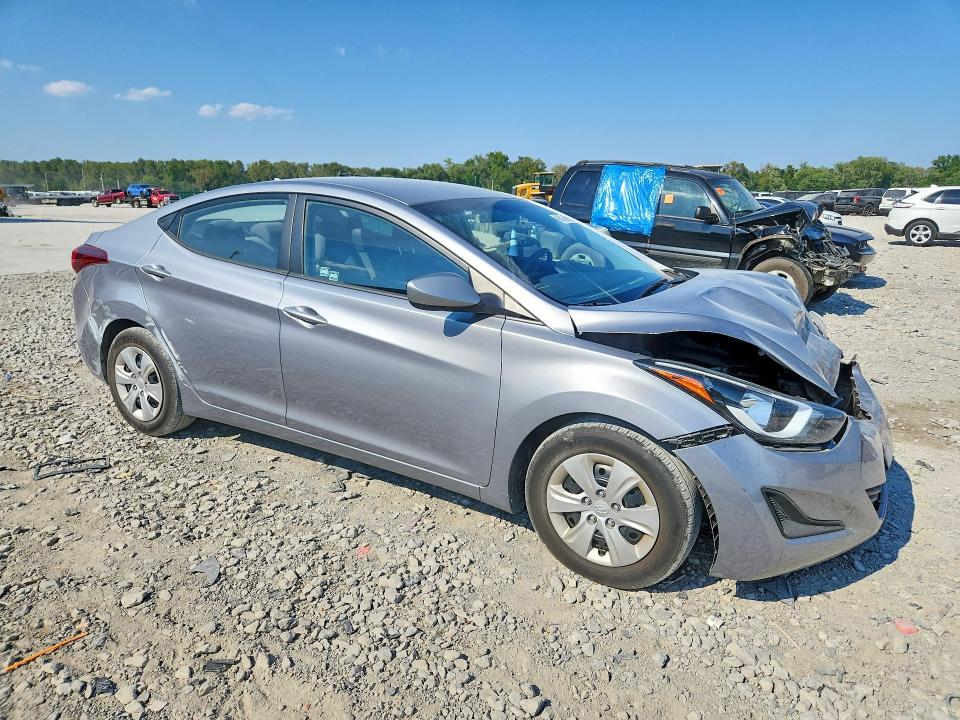 Photo 4 from auction – 2016 HYUNDAI ELANTRA with VIN 5NPDH4AE4GH670238