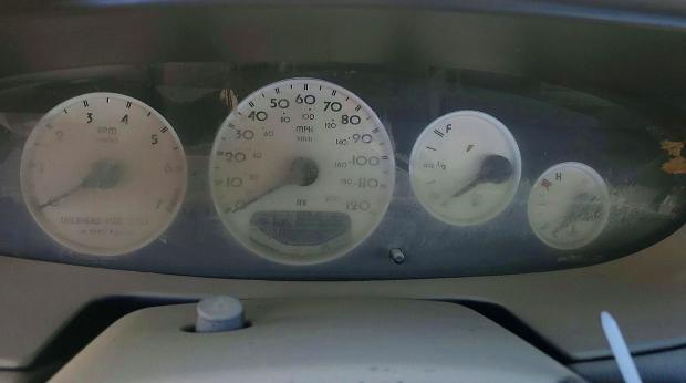 Photo 9 from auction – 2000 CHRYSLER SEBRING with VIN 3C3EL55H0YT264928
