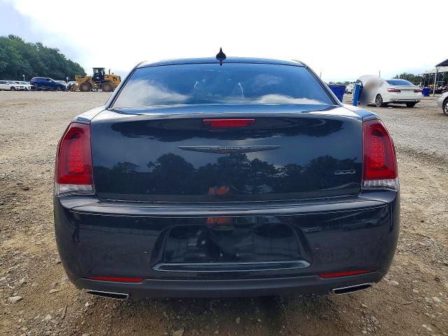 Photo 6 from auction – 2023 CHRYSLER 300 with VIN 2C3CCADG0PH628281