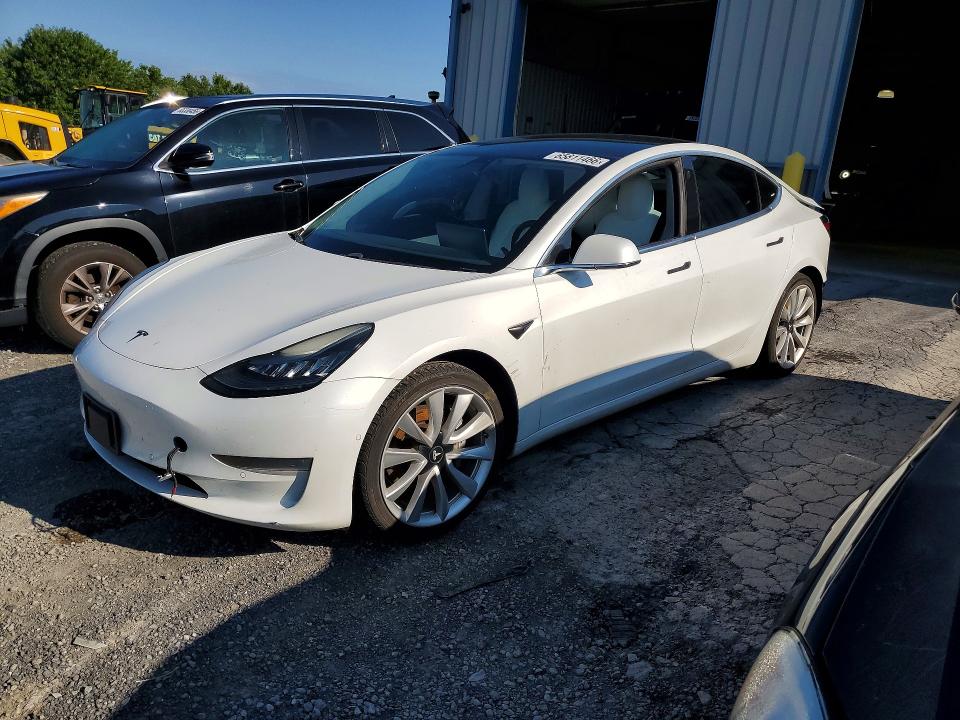 Снимка 1 от търг – 2019 TESLA MODEL 3 с VIN 5YJ3E1EB8KF195610