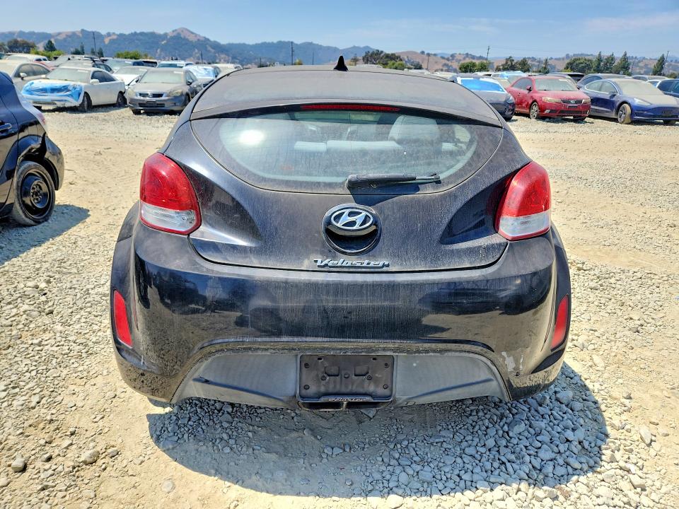 Photo 6 from auction – 2013 HYUNDAI VELOSTER with VIN KMHTC6AD1DU132672