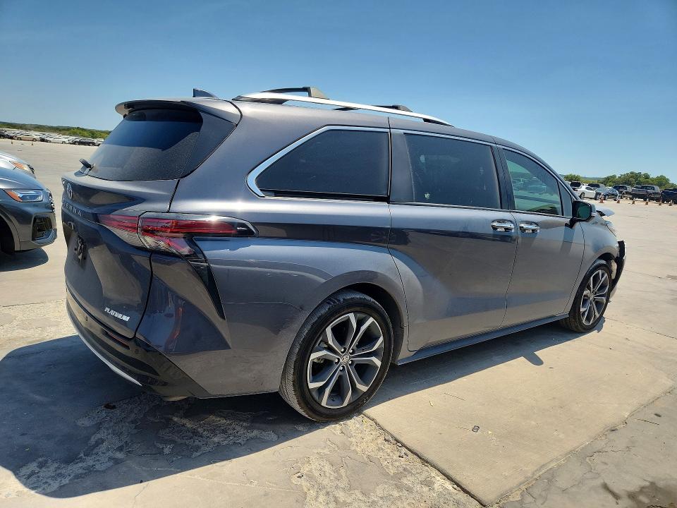 Photo 3 from auction – 2025 TOYOTA SIENNA with VIN 5TDERKEC1SS229149