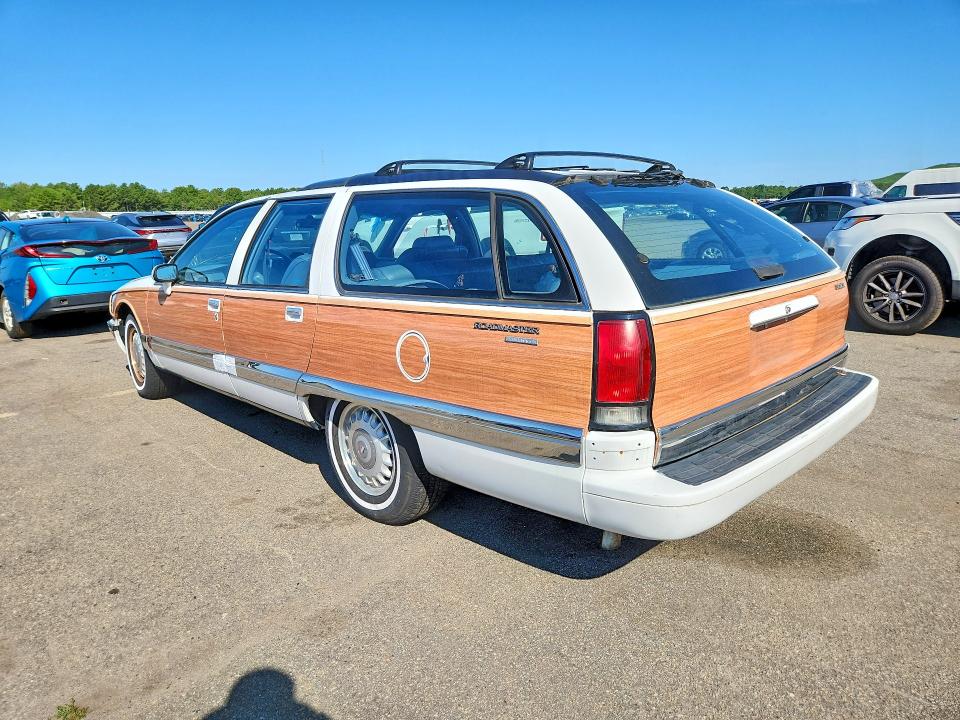 Photo 2 from auction – 1994 BUICK ROADMASTER with VIN 1G4BR82P5RR424303