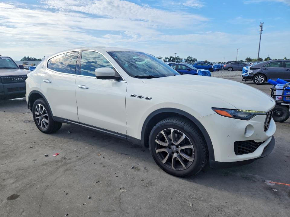 Photo 4 from auction – 2018 MASERATI LEVANTE with VIN ZN661XUA7JX297729