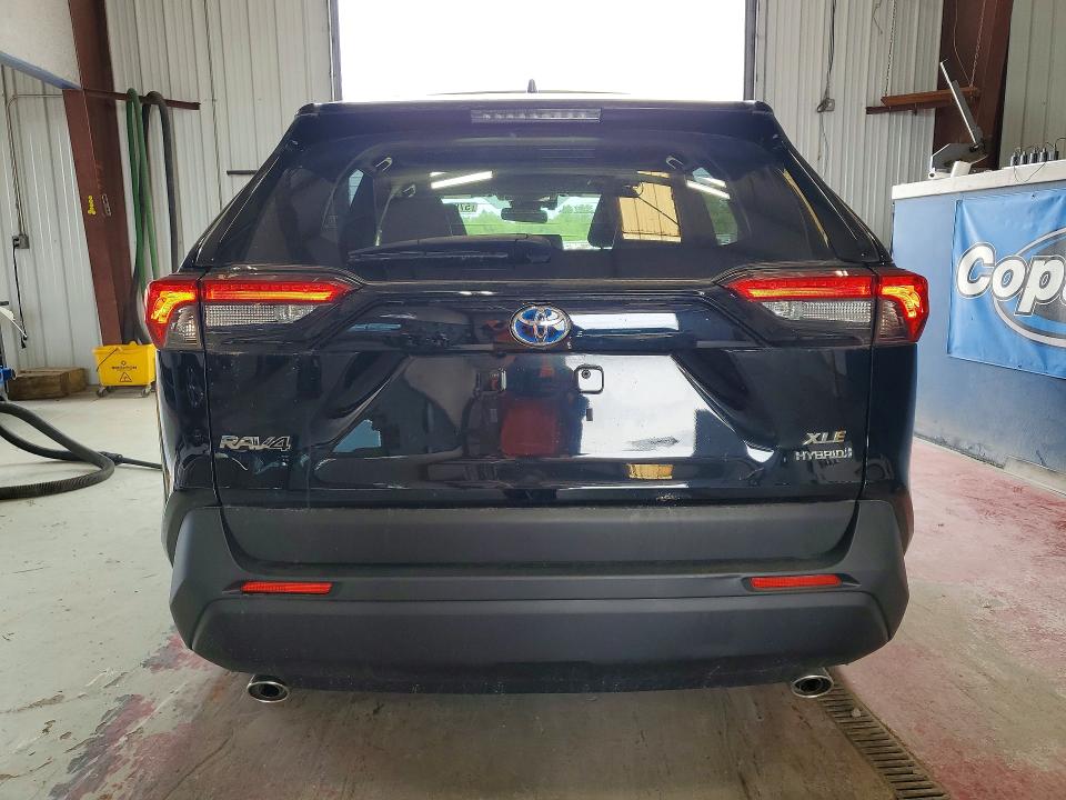 Photo 6 from auction – 2022 TOYOTA RAV4 with VIN JTMB6RFV6ND078099