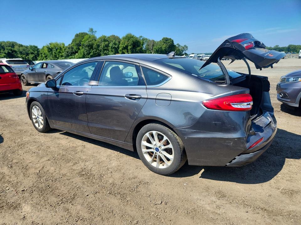 Photo 2 from auction – 2020 FORD FUSION with VIN 3FA6P0HD7LR183078