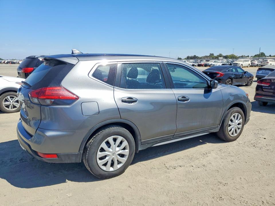 Photo 3 from auction – 2017 NISSAN ROGUE with VIN JN8AT2MT7HW386344