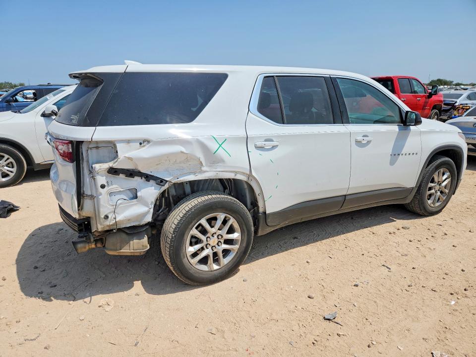 Photo 3 from auction – 2018 CHEVROLET TRAVERSE with VIN 1GNEVFKW8JJ128727
