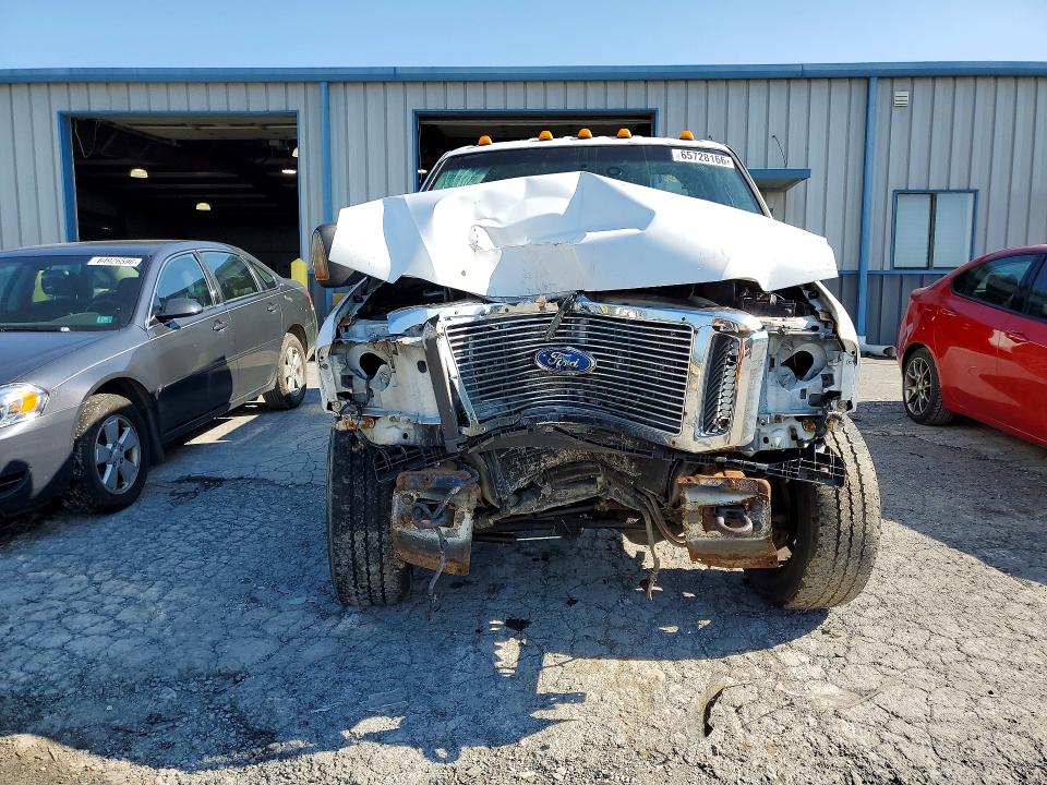 Photo 5 from auction – 2004 FORD F350 with VIN 1FTSW31P04ED64318