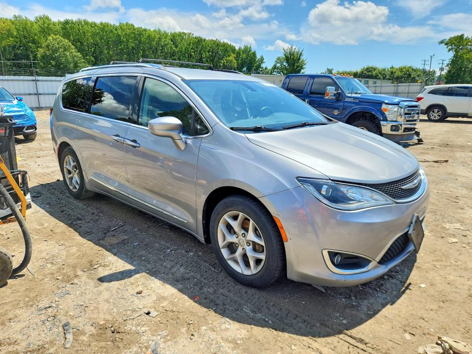 Фото 4 с аукциона – 2018 CHRYSLER PACIFICA с VIN 2C4RC1BG1JR291713