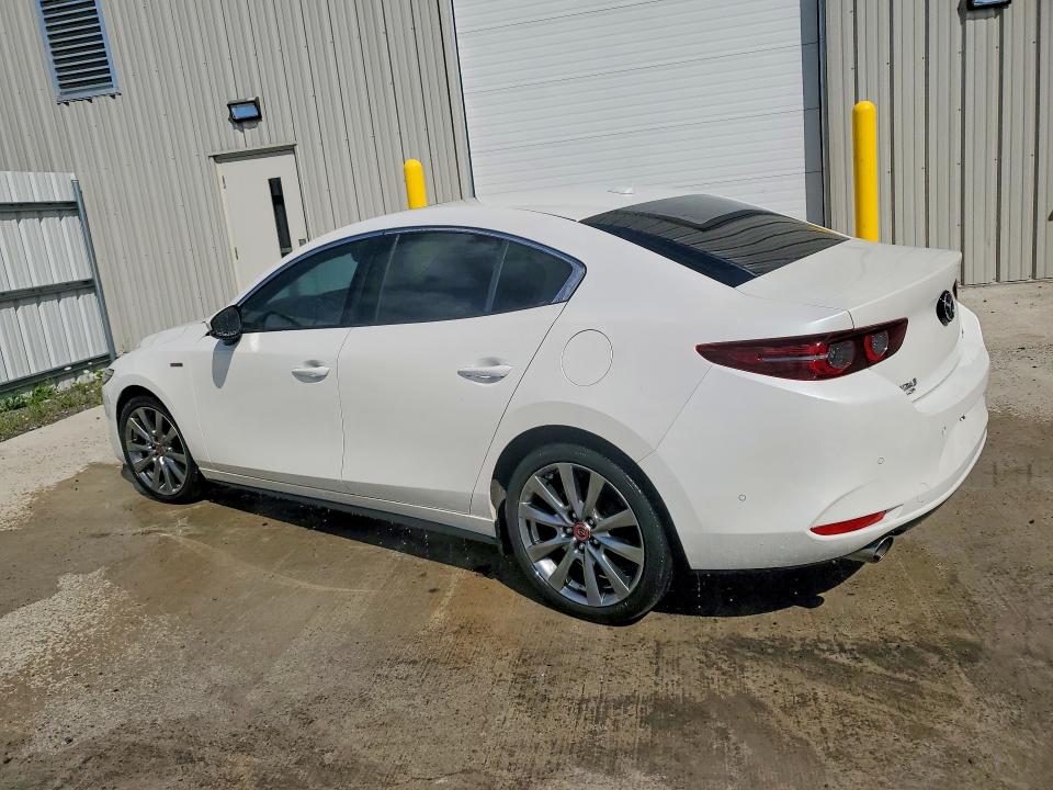 Photo 2 from auction – 2021 MAZDA 3 with VIN JM1BPBAY0M1311173