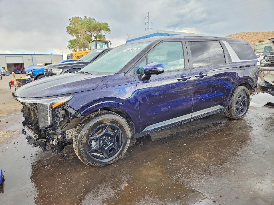 KIA CARNIVAL 2025 con VIN KNDNB5K31S6506876 - Foto de la subasta