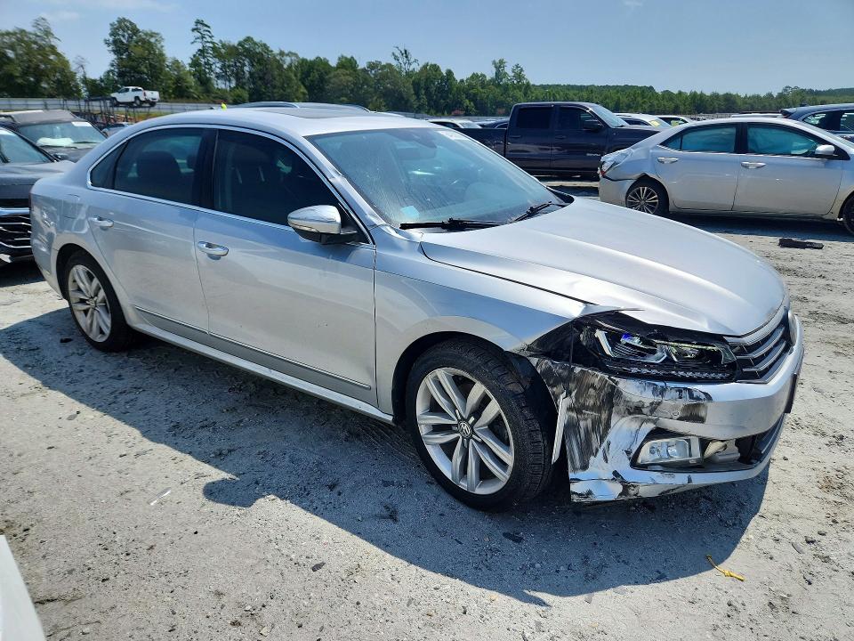 Photo 4 from auction – 2017 VOLKSWAGEN PASSAT with VIN 1VWCT7A35HC025375
