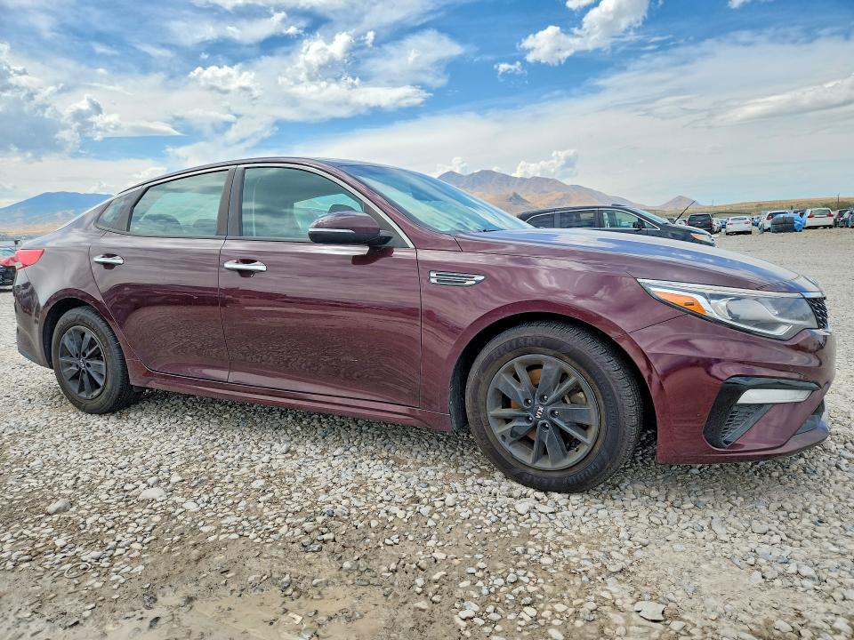 Photo 4 from auction – 2019 KIA OPTIMA with VIN 5XXGT4L38KG275359