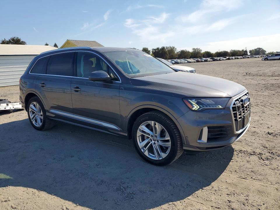 Photo 4 from auction – 2020 AUDI Q7 with VIN WA1LXAF77LD003553