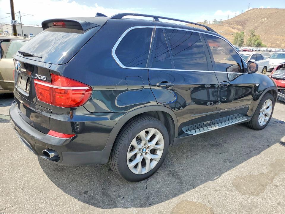 Photo 3 from auction – 2013 BMW X5 with VIN 5UXZV4C5XD0G55412